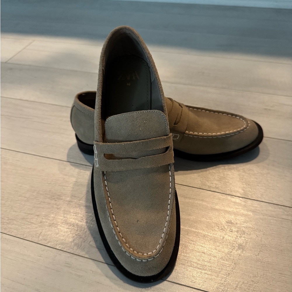 Zara Women's Beige Loafers